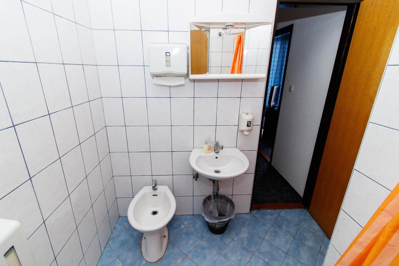 Motel Tri lovca Knin Zimmer foto