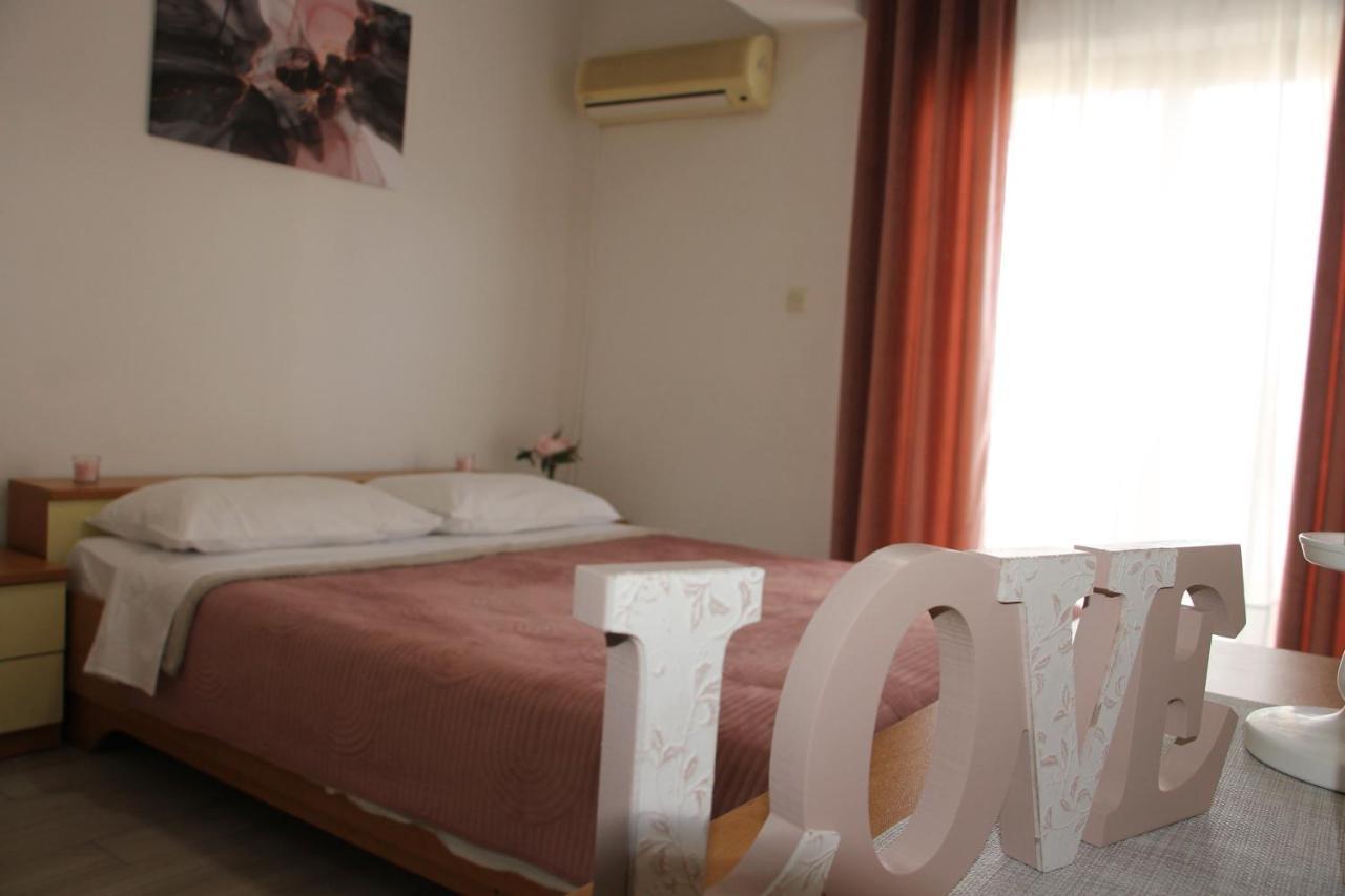 Motel Tri lovca Knin Exterior foto